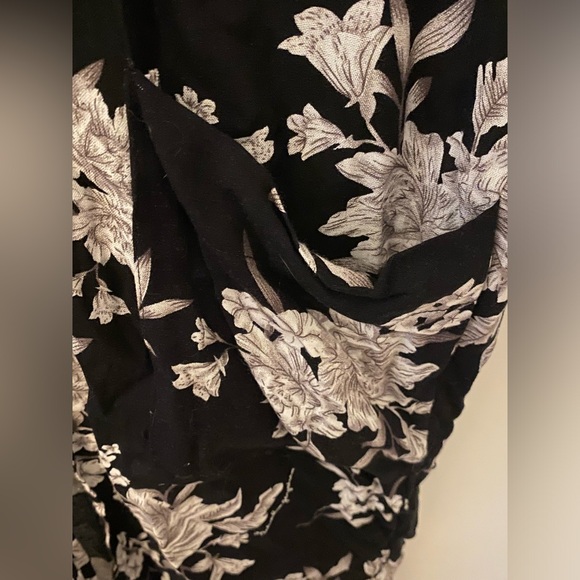 Floral Robe - Picture 4 of 6